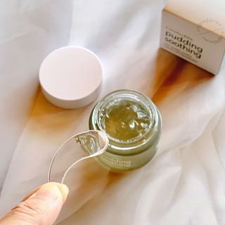 [NEW_버진팜스 푸딩수딩] 투명 푸딩젤이 선사하는 빠른 진정과 깨끗한 피부결 정돈 — 4.5점을 준 리뷰어가 2021년 9월 올린 사용 사진