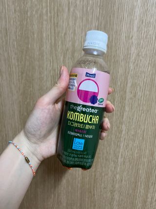 더그레잇티 콤부차 [매일유업] 더그레잇티 44kcal 콤부차 300ml *12개입 (오리지널 6개+베리리치 6개) — 5점을 준 리뷰어가 2023년 8월 올린 사용 사진