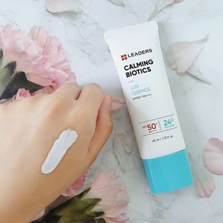 리더스코스메틱 리더스 카밍 바이오틱스 선 에센스 SPF 50+ PA++++ — 4점을 준 리뷰어가 2022년 6월 올린 사용 사진