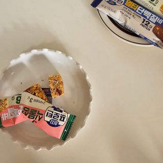 이지프로틴바 3종x각 2ea (고단백질바, 멀티단백질바, 식물성단백질바) — 4점을 준 리뷰어가 2024년 3월 올린 사용 사진