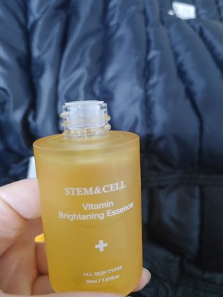 체르엠 스템앤셀 비타민 브라이트닝 에센스 30ml 1개 — 5점을 준 리뷰어가 2022년 2월 올린 사용 사진