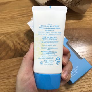 틱톡 [후르디아] 백탁NO! 화잘먹 수분광 선 에센스✨ — 5점을 준 리뷰어가 2023년 8월 올린 사용 사진