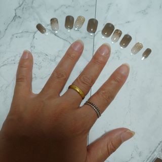 데싱디바 매직프레스 레귤러 스퀘어_6종 중 택 1 — 5점을 준 리뷰어가 2021년 9월 올린 사용 사진