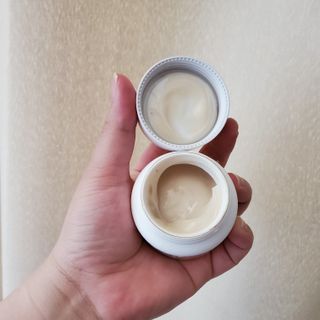 AYU25[아유트웬티파이브]다마스크로즈워터 베이스 천연 수분 촉촉 크림 — 5점을 준 리뷰어가 2021년 4월 올린 사용 사진