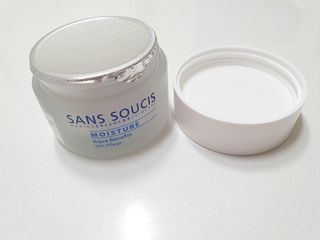 산수시 아쿠아 베네핏 24h 수부지 물광 속건조 수분크림 50ml — 5점을 준 리뷰어가 2021년 6월 올린 사용 사진