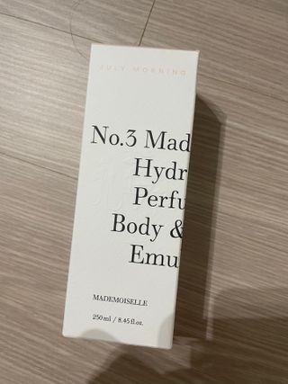 줄라이 모닝 _ JULY MORNING 줄라이모닝 하이드레이팅 퍼퓸드 바디앤핸드 에멀젼 — 4.5점을 준 리뷰어가 2021년 9월 올린 사용 사진