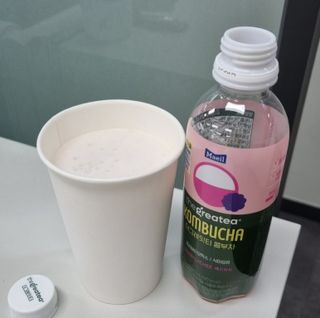 더그레잇티 콤부차 300ml *12개입 (오리지널 6개+베리리치 6개) — 5점을 준 리뷰어가 2022년 7월 올린 사용 사진