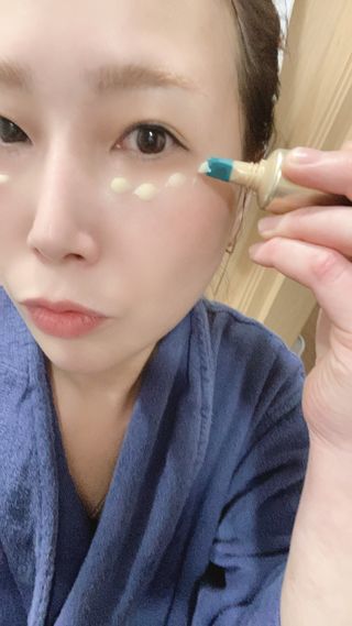 [NEW 탄력유턴 아이크림] AHC 유스 래스팅 리얼 아이크림 포 페이스 — 5점을 준 리뷰어가 2021년 3월 올린 사용 사진