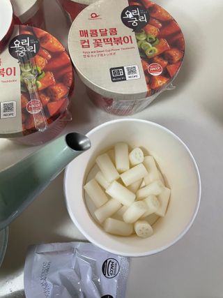 나우  [요리궁리] 매콤달콤 꽃떡볶이 6개입 세트 — 5점을 준 리뷰어가 2025년 1월 올린 사용 사진