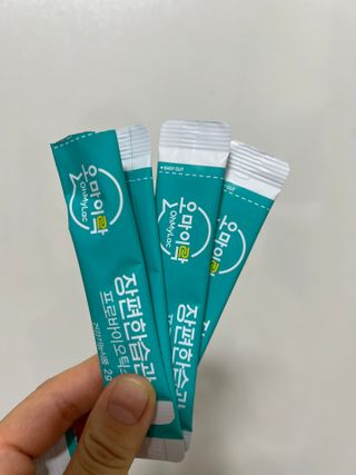 [유산균] 오마이락 장편한습관 프로바이오틱스 30P — 5점을 준 리뷰어가 2022년 12월 올린 사용 사진