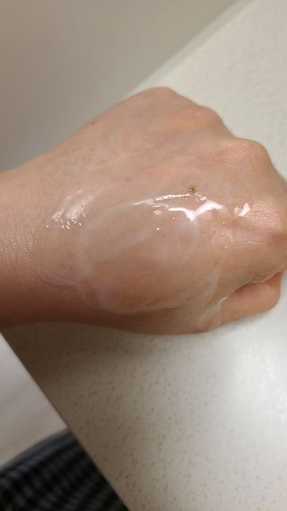 리더스코스메틱 리더스 카밍 바이오틱스 에센스 워터 — 5점을 준 리뷰어가 2021년 8월 올린 사용 사진