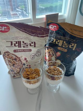 씨알푸드 씨알로 그래놀라 2종 후르츠+크랜베리 아몬드 — 5점을 준 리뷰어가 2022년 7월 올린 사용 사진