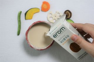 이롬 erom 황성주박사의 국산콩 두유 호두와 아몬드 — 5점을 준 리뷰어가 2020년 12월 올린 사용 사진