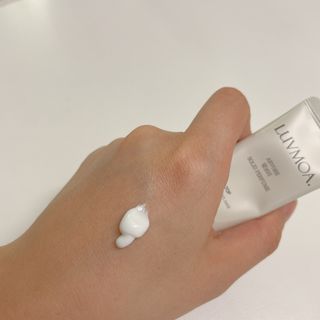 러브모아 향수 고체향수 승무원 고체향수 바르는 향수 니치향수 도손 우드세이지 앤 씨솔트 — 5점을 준 리뷰어가 2022년 12월 올린 사용 사진