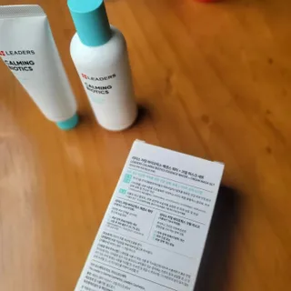 리더스코스메틱 리더스 카밍 바이오틱스 #1등 진정 기획세트 [에센스 워터150ml + 크림 마스크80ml] — 4점을 준 리뷰어가 2022년 8월 올린 사용 사진