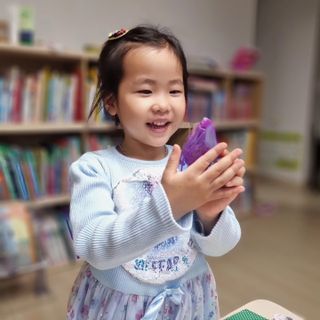 3M 스카치 어린이 양손 가위 블루/핑크색상 + 어린이 양면테이프 — 5점을 준 리뷰어가 2024년 3월 올린 사용 사진