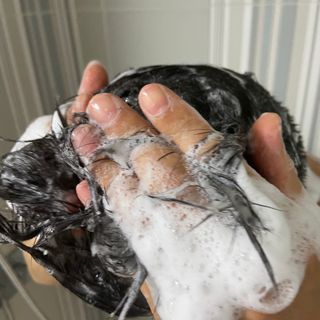 블룸비 거품 두피 샴푸 — 4점을 준 리뷰어가 2022년 7월 올린 사용 사진