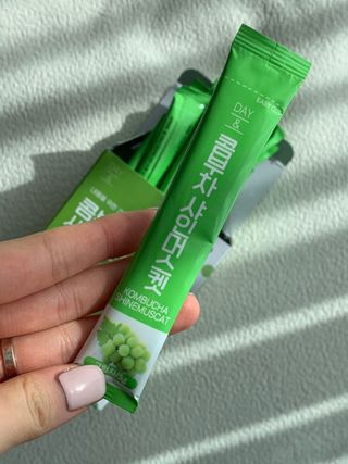 참앤들황토농원 7가지 맛! 탄산 톡톡! 스파클링! 데이앤 콤부차 7종 10포 1박스씩 ★총 7박스★ — 4.5점을 준 리뷰어가 2023년 3월 올린 사용 사진