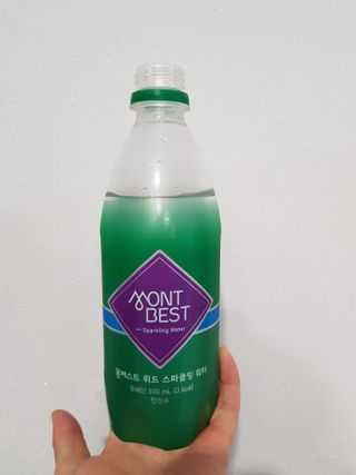 몽베스트 Montbest with Sparkling water Plain 20병 — 5점을 준 리뷰어가 2021년 11월 올린 사용 사진