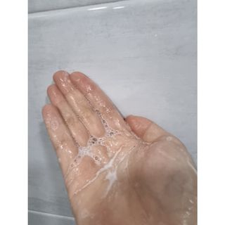 mom e 맘이 내추럴 베이비 케어 샴푸앤바스+로션 — 5점을 준 리뷰어가 2021년 1월 올린 사용 사진
