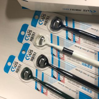크리오 클리어스 혀백태제거 구취관리 혀클리너 — 4점을 준 리뷰어가 2021년 3월 올린 사용 사진