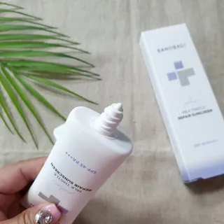 바노바기 코스메틱 바노바기 밀크씨슬 리페어 시카 선스크린 플러스 50ml — 5점을 준 리뷰어가 2023년 3월 올린 사용 사진