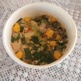 NISSIN 닛신 컵누들  4종 - 씨푸드오리지날, 씨푸드 스파이시, 씨푸드 커리, 씨푸드 XO소스 — 5점을 준 리뷰어가 2022년 2월 올린 사용 사진