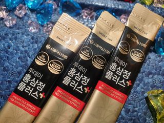 서울약사신협_투데이홍삼정플러스스틱_10g x 60포 — 5점을 준 리뷰어가 2021년 7월 올린 사용 사진