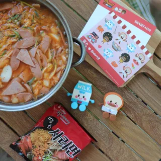 땅스부대찌개 X 브레드이발소 콜라보 비치타올 — 5점을 준 리뷰어가 2023년 6월 올린 사용 사진