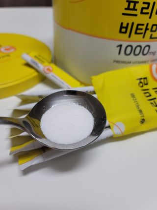 서울약사신협 프리미엄비타민C1000_2.5G x 100포 — 5점을 준 리뷰어가 2021년 5월 올린 사용 사진