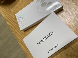 데싱디바 글레이즈 젤네일 포일 이펙트 네일_4종 중 택 1 — 5점을 준 리뷰어가 2021년 9월 올린 사용 사진