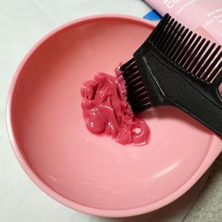 [유니프] 헤어 샤이니 핑크 컬러 트리트먼트240g — 4점을 준 리뷰어가 2023년 11월 올린 사용 사진