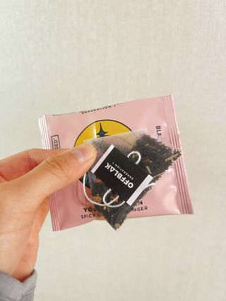 [오프블랙] 아침을 상큼하게 시작하는 에너지티! 유아골든 블렌딩홍차 12T — 4점을 준 리뷰어가 2021년 11월 올린 사용 사진