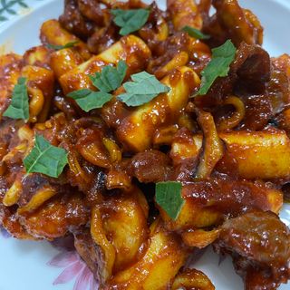 화끈한녀석들 새오똥400g 새우,오징어,똥집 볶음요리 소스,밀떡, 참기름 포함 — 4.5점을 준 리뷰어가 2022년 11월 올린 사용 사진