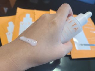 코드네이처 비아미 비타 화이트닝 앰플 과 마스크[5장] — 4점을 준 리뷰어가 2021년 8월 올린 사용 사진