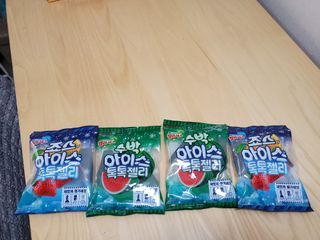 롯데제과 죠스바 아이스 톡톡 젤리 — 5점을 준 리뷰어가 2021년 10월 올린 사용 사진
