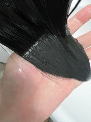 ★N쇼핑 헤어팩 1위★ 리하 에그 화이트 극손상 무실리콘 트리트먼트 헤어팩 — 5점을 준 리뷰어가 2022년 6월 올린 사용 사진