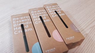 [후르디아] 끈적임 없는 착한성분 비건  핸드크림 3종 — 5점을 준 리뷰어가 2021년 1월 올린 사용 사진