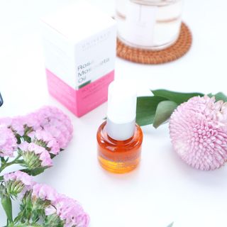 유니베르소 로즈힙 오일 15ml — 5점을 준 리뷰어가 2021년 4월 올린 사용 사진