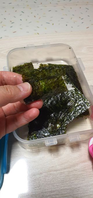 [해림맛김] 들기름에 구운 바삭바삭 김 4종 세트 + 1종 랜덤발송 총5개입 — 5점을 준 리뷰어가 2021년 2월 올린 사용 사진