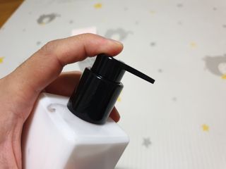 줄라이 모닝 _ JULY MORNING 줄라이모닝 하이드레이팅 퍼퓸드 바디앤핸드 에멀젼 — 5점을 준 리뷰어가 2021년 12월 올린 사용 사진