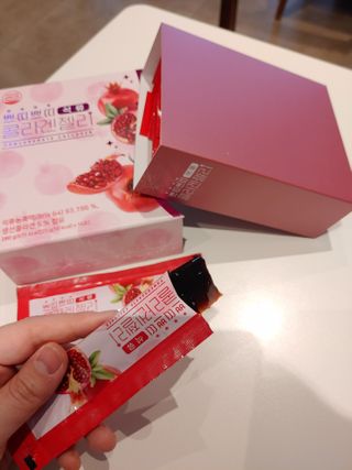 헬스업_쁘띠쁘띠석류콜라겐젤리_20g x 14포 — 4.5점을 준 리뷰어가 2021년 3월 올린 사용 사진