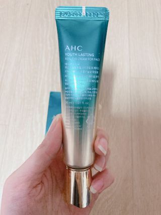 [NEW 탄력유턴 아이크림] AHC 유스 래스팅 리얼 아이크림 포 페이스 — 5점을 준 리뷰어가 2021년 4월 올린 사용 사진
