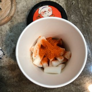 유비쿡 컵떡볶이 매운컵떡볶이2개/ 짜장컵떡볶이 2개  총 4개세트 — 3점을 준 리뷰어가 2021년 2월 올린 사용 사진