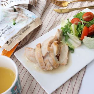 굽네몰 [굽네] 소스가 맛있는 닭가슴살 슬라이스 4종 — 5점을 준 리뷰어가 2021년 5월 올린 사용 사진