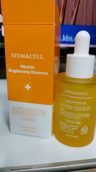체르엠 스템앤셀 비타민 브라이트닝 에센스 30ml 1개 — 5점을 준 리뷰어가 2021년 11월 올린 사용 사진