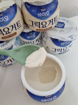 매일바이오 그릭요거트 오리지널 플레인 4개, 로스터리 커피믹스 4개 — 4점을 준 리뷰어가 2021년 12월 올린 사용 사진