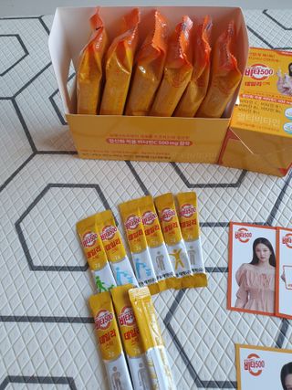 [광동제약] 비타500데일리스틱70포&굿즈3종 — 5점을 준 리뷰어가 2021년 10월 올린 사용 사진
