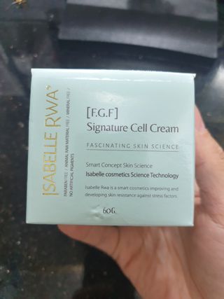 이사벨르와 시그니처 셀 크림[에프, 지, 에프]  60g — 5점을 준 리뷰어가 2021년 4월 올린 사용 사진