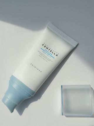 MF[스킨1004] 마다가스카르 센텔라 히알루-시카 워터핏 선세럼 50ml — 5점을 준 리뷰어가 2024년 5월 올린 사용 사진